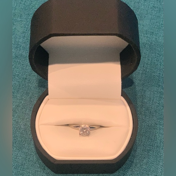 DIAMOND Engagement Ring. Natural 1.01 carat. White gold band - Picture 1 of 8